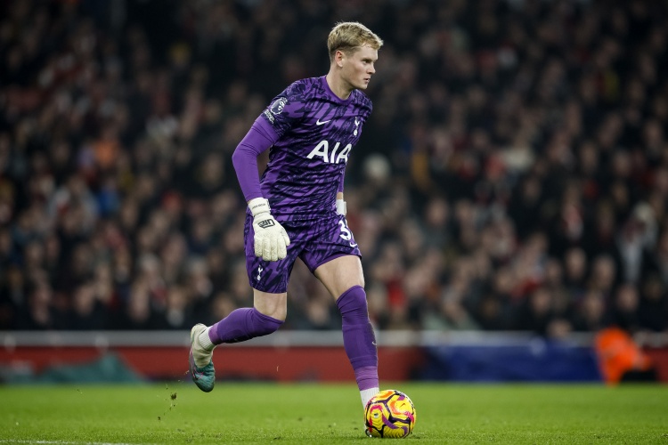 米乐m6官网登录入口苹果版-天空体育：西汉姆有意热刺门将金斯基，可能租借球员到本赛季结束