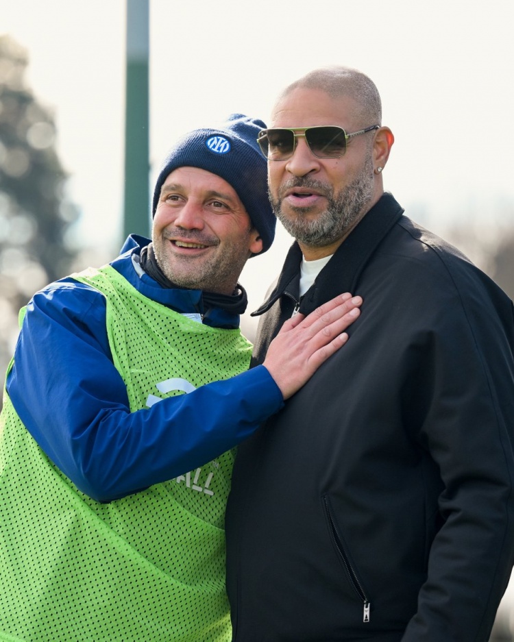 米乐m6yy易游-阿德造访国米！官方晒阿德与齐沃合照：一次特别的重逢 🖤💙